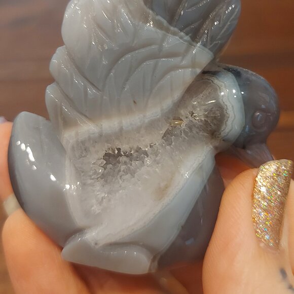 Gorgeous Gray Agate & Druzy Swan - Picture 6 of 11